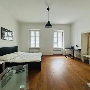 Crown Naschmarkt U4 Apartamento