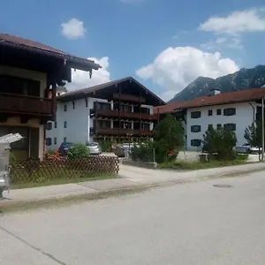 Alpina 335 Chiemgaukarte Apartment Inzell